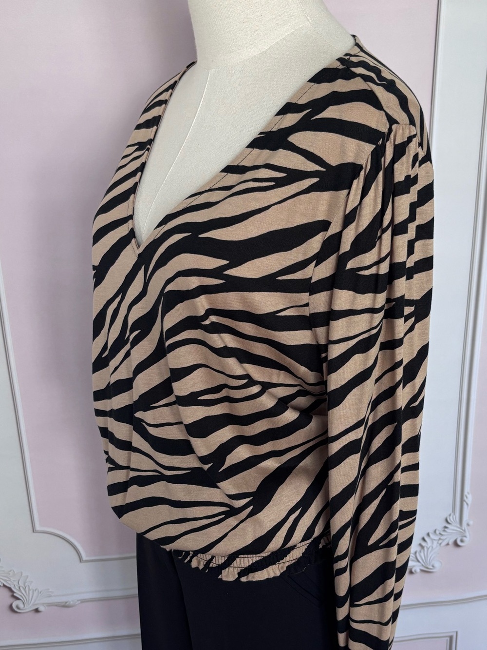 MICHAEL KORS Long Sleeve Tan & Black Zebra Print Smocked Waist Top--NWT--PL - Picture 3 of 15